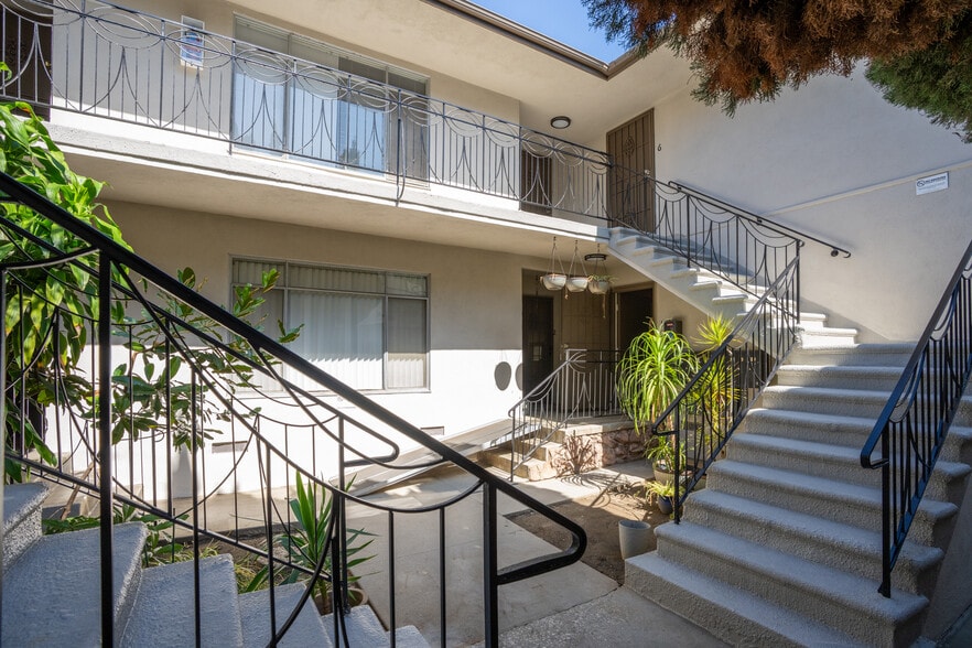 More Photos Of 1434 15th St, Santa Monica Apartments For Sale