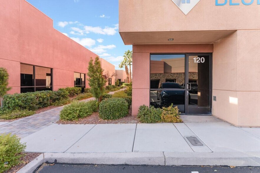 More Photos Of 6230 McLeod Dr, Las Vegas Medical For Lease
