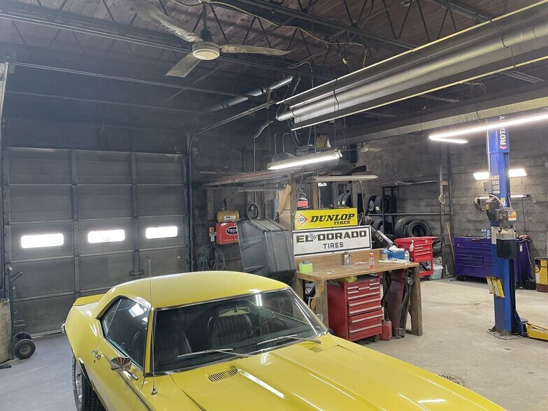 More Photos Of 631 Gratiot Ave, Saginaw Auto Repair For Sale