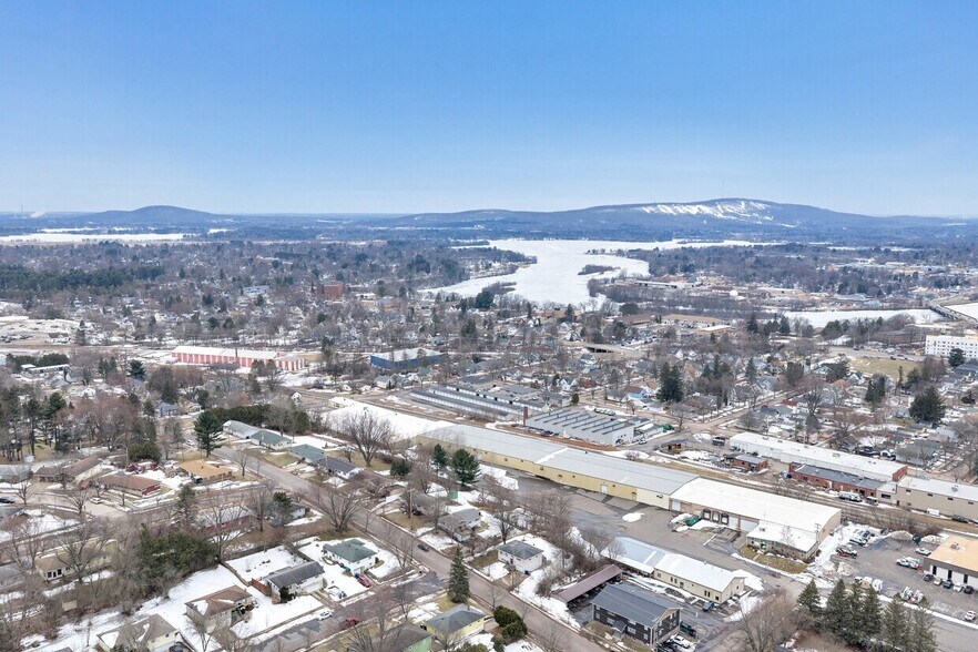 More Photos Of 930 Single Ave, Wausau Manufacturing For Lease