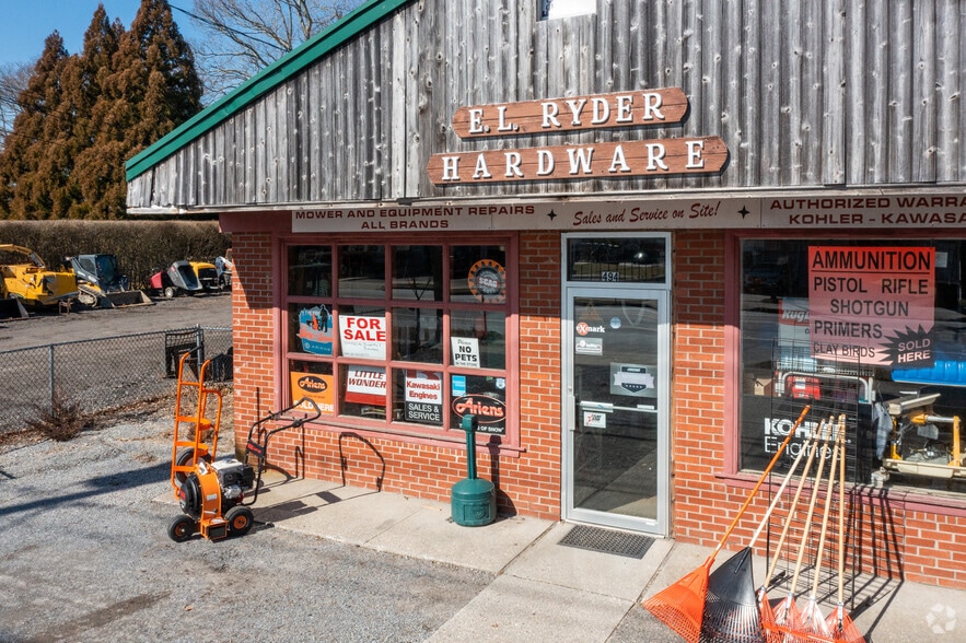 More Photos Of 494 Montauk Hwy, East Quogue Freestanding For Sale