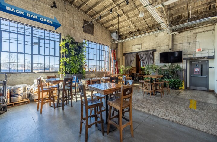 More Photos Of 32 Banks Ave, Asheville Flex For Lease