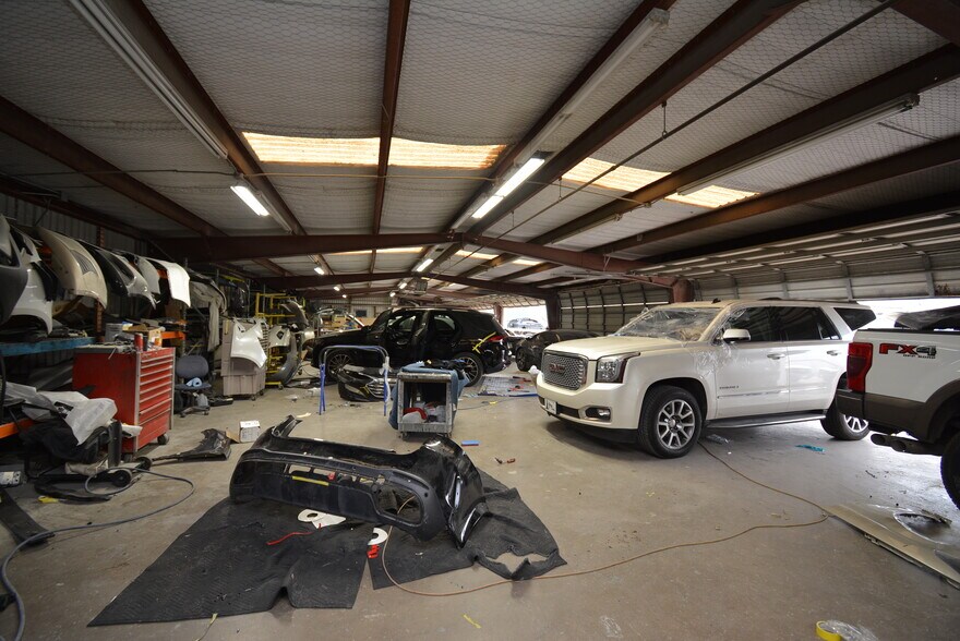 More Photos Of 5610-5613 Southwest Fwy, Houston Flex For Lease