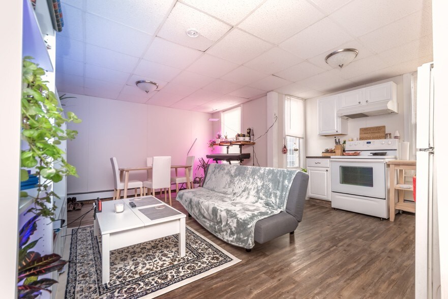 More Photos Of 11 Main St, Kingston Restaurant For Sale