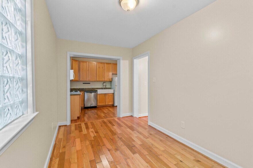 More Photos Of 5011 Roland Ave, Baltimore Apartments For Sale