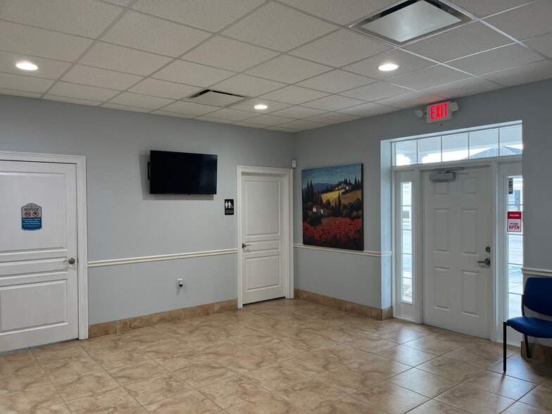 More Photos Of 1383 Providence Rd, Brandon Medical For Sale