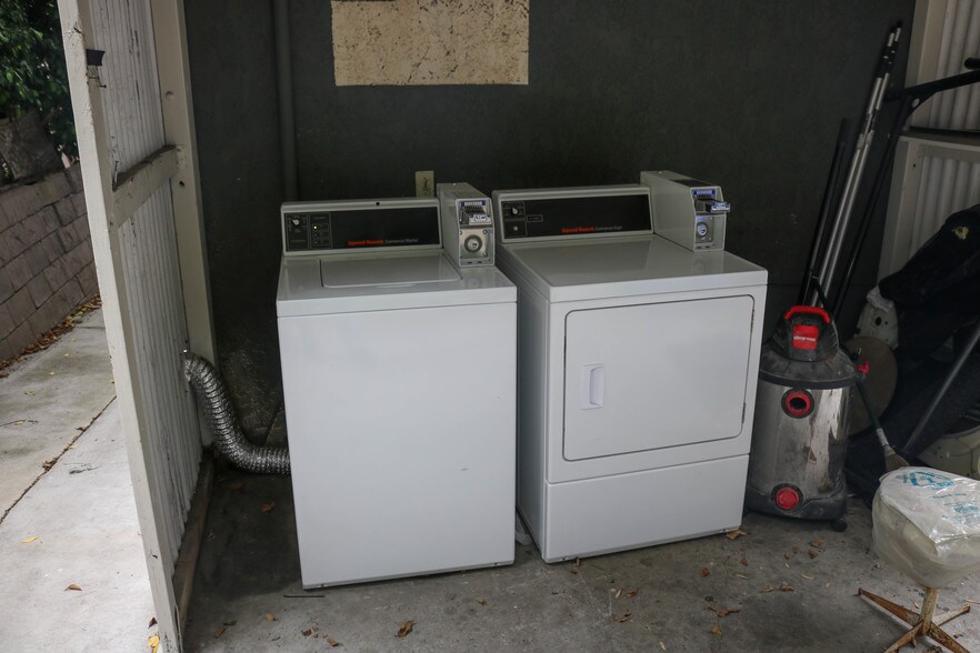 More Photos Of 508 N Ardmore Ave, Los Angeles Apartments For Sale