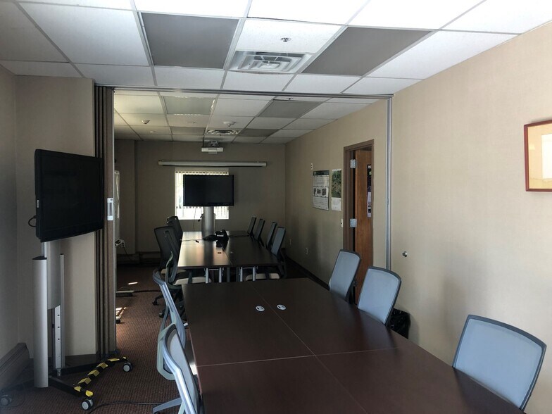 More Photos Of 150-170 Crossways Park Dr N, Woodbury Flex For Lease