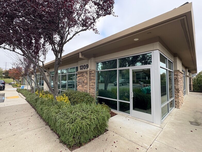 Primary Photo Of 1209 Pleasant Grove Blvd, Roseville Medical For Sale
