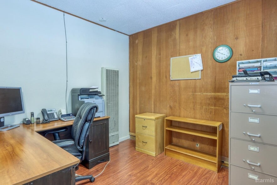 More Photos Of 3816 Pioneer Trl, South Lake Tahoe Office For Sale