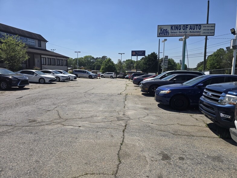 More Photos Of 5885 Memorial Dr, Stone Mountain Auto Dealership For Sale