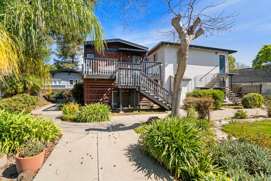 More Photos Of 22427 Montgomery St, Hayward Congregate Senior Housing For Sale