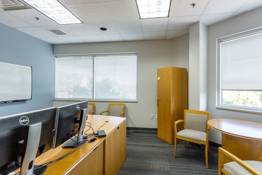 More Photos Of 1450 Technology Dr, Harrisonburg Office For Sale