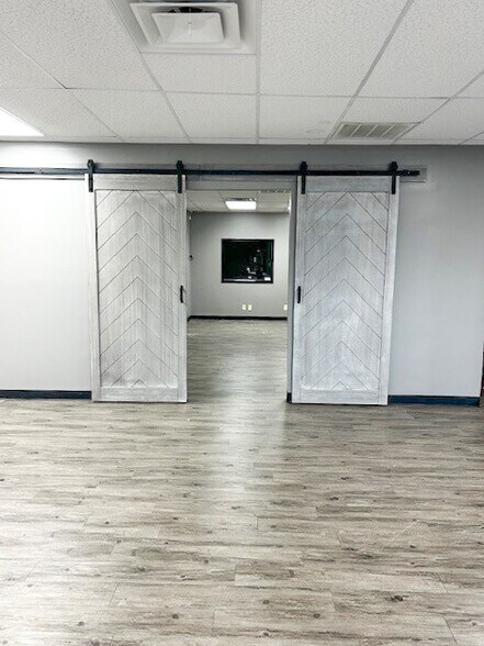 More Photos Of 6931 S 66th East Ave, Tulsa Medical For Sale