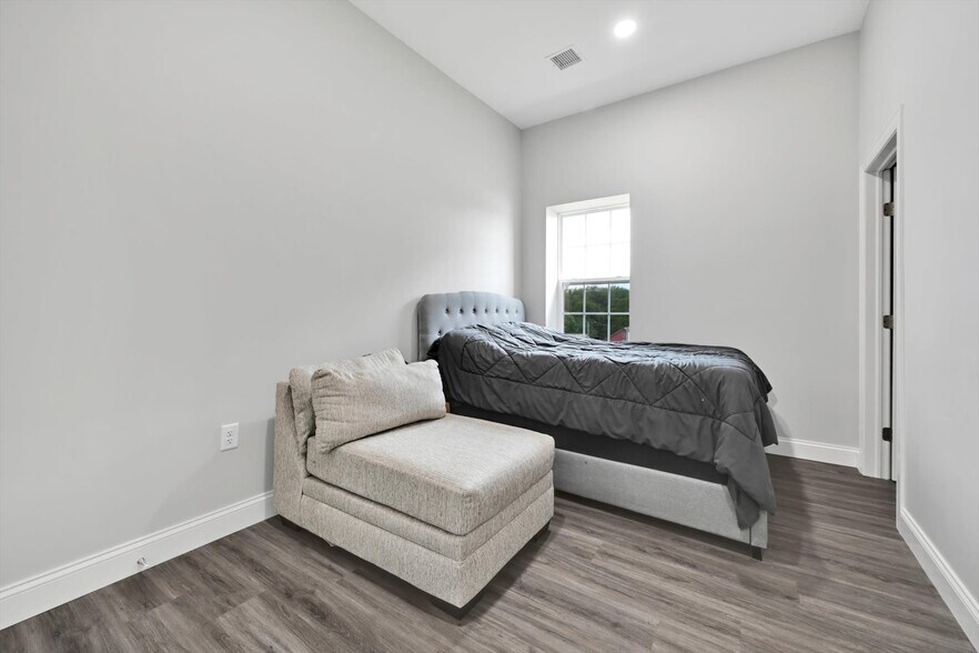 More Photos Of 236 W Market St, Jonestown Multifamily For Sale
