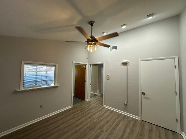 More Photos Of 7328 W University Ave, Gainesville Office For Lease