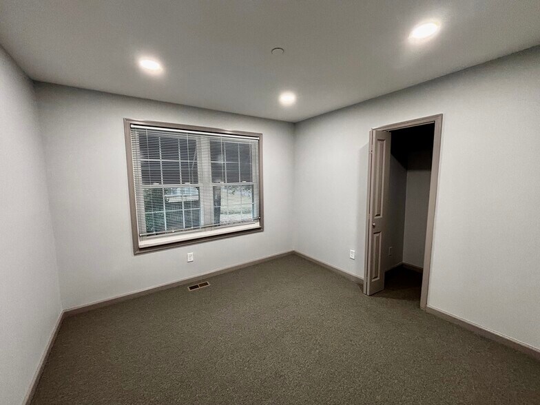 More Photos Of 645-647 Ridgely Ave, Annapolis Medical For Lease