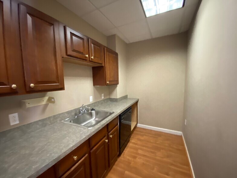 More Photos Of 131-137 Keveling Dr, Saline Medical For Sale