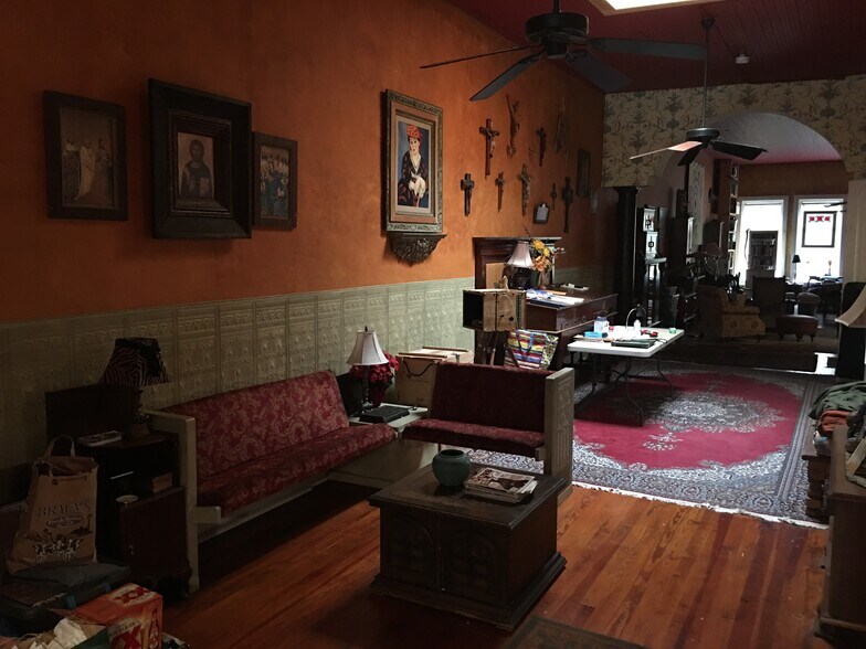 More Photos Of 414 W Main St, Denison General Retail For Sale