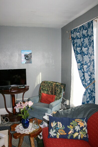 More Photos Of 40 Highland St, Ashland Apartments For Sale