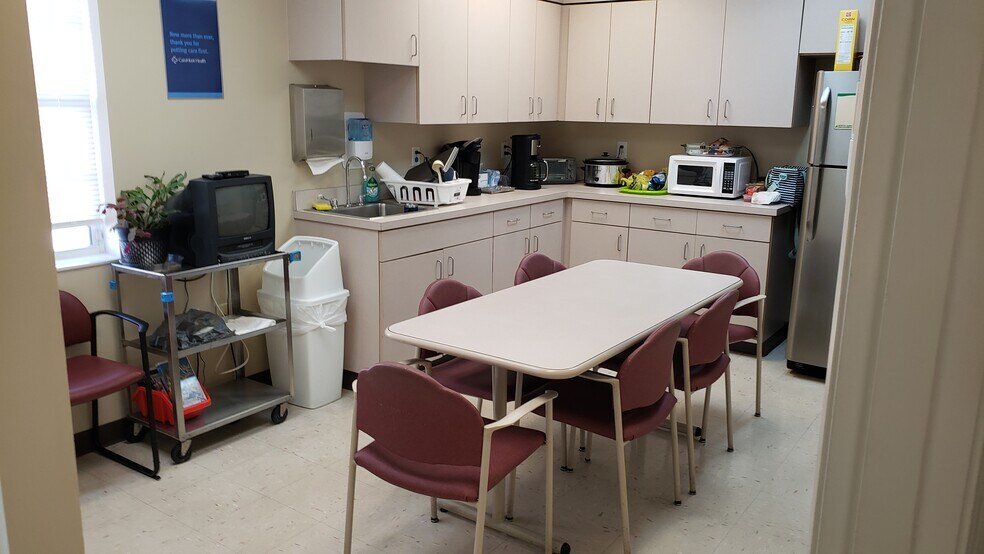 More Photos Of 120 S Mountain St, Cherryville Medical For Lease