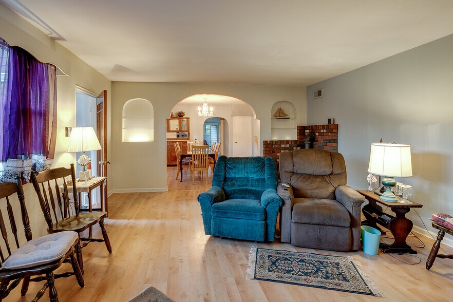 More Photos Of 1662 Route 206, Southampton Specialty For Sale