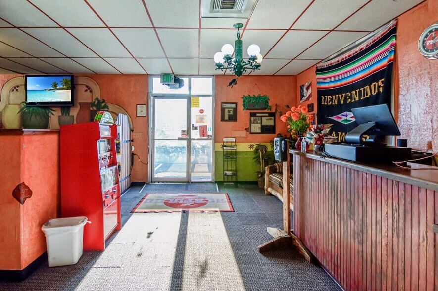 More Photos Of 819 Main St, Caldwell Restaurant For Sale