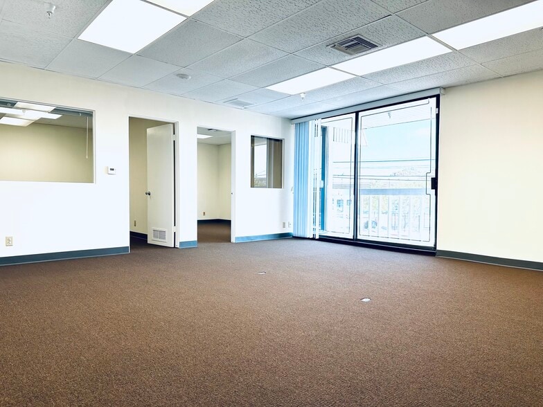 More Photos Of 5335-5355 McConnell Ave, Los Angeles Warehouse For Lease