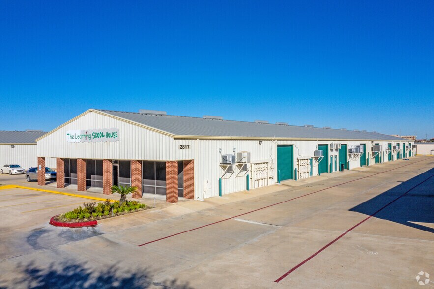 More Photos Of 2809 Miller Ranch Rd, Pearland Light Distribution For Lease