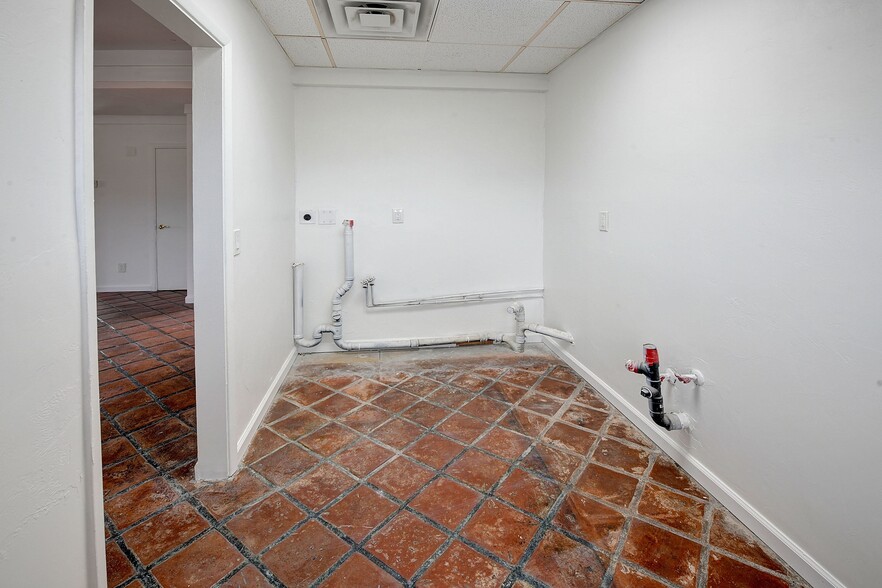 More Photos Of 3854 E Fort Lowell Rd, Tucson Freestanding For Sale