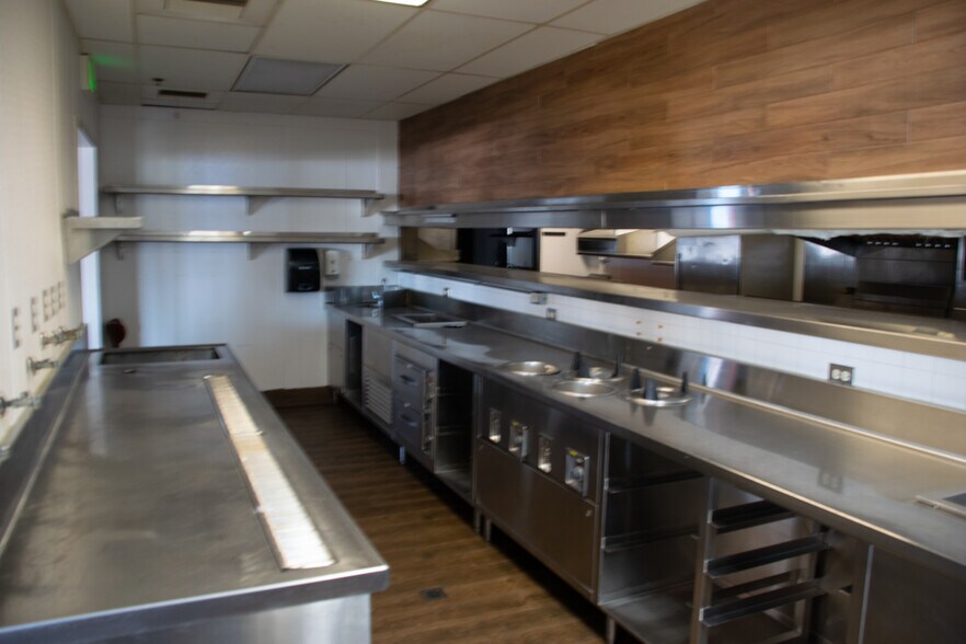 More Photos Of 12792 Riverdale Blvd NW, Coon Rapids Restaurant For Lease