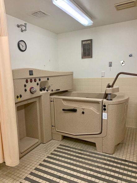 More Photos Of 500 6th Ave, Mendota Skilled Nursing Facility For Lease