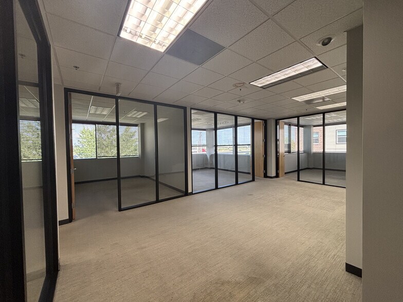 More Photos Of 5301 Veterans Memorial Pky, Saint Peters Office For Lease