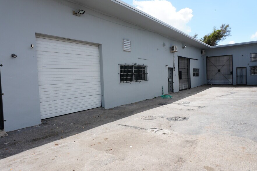 More Photos Of 2282 NW 21st Ter, Miami Warehouse For Lease