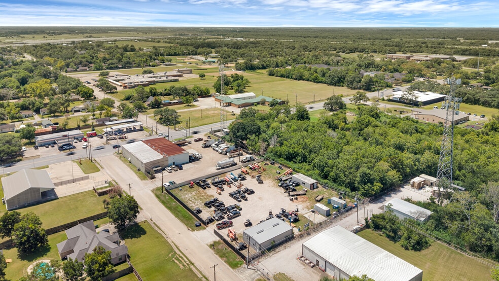More Photos Of 201 N Walker St, Angleton Warehouse For Sale