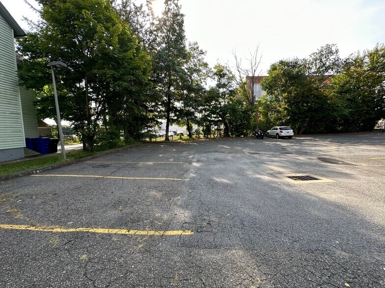 More Photos Of 126 Franklin St, Torrington Light Manufacturing For Sale