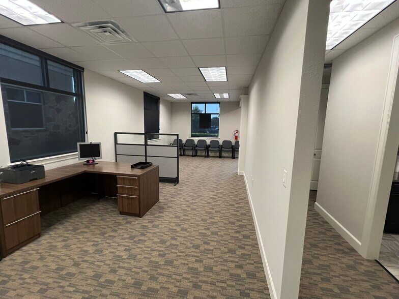 More Photos Of 20008 Champion Forest Dr, Spring Office For Sale