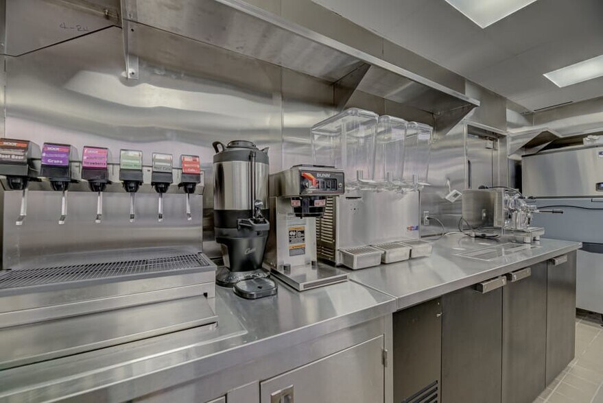 More Photos Of 11101 NW 27th Ave, Miami Restaurant For Sale