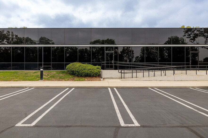 More Photos Of 20970 Warner Center Ln, Woodland Hills Medical For Sale