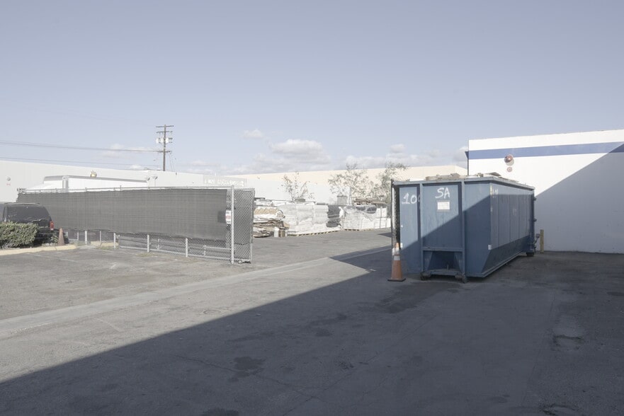 More Photos Of 115-117 N Standard Ave, Santa Ana Warehouse For Lease