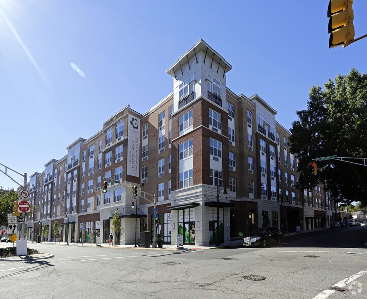 More Photos Of 56 Broad St, Bloomfield Apartments For Lease