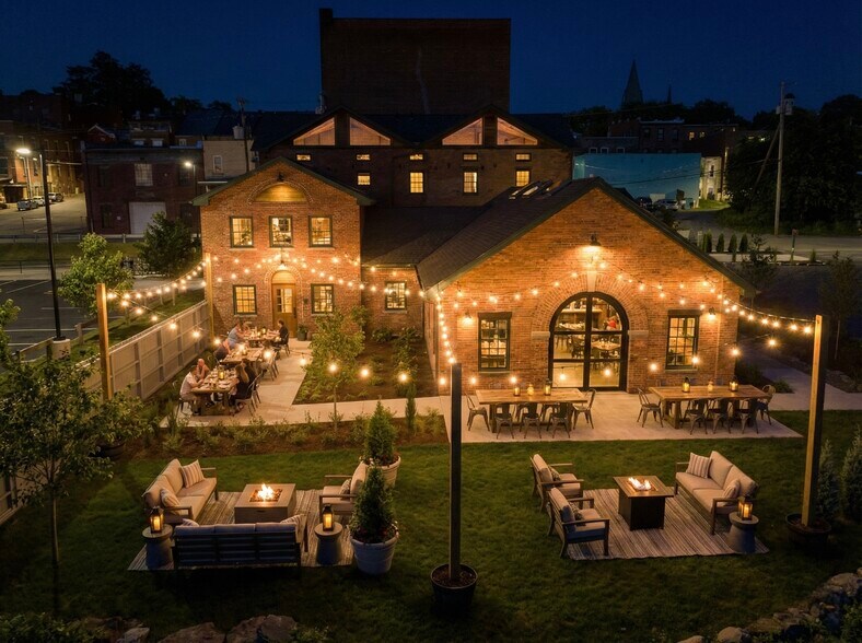 More Photos Of 125 Water St, Catskill Restaurant For Lease