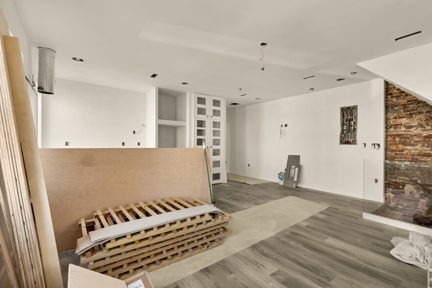 More Photos Of 2324 N Capitol St NW, Washington Storefront Retail Residential For Sale