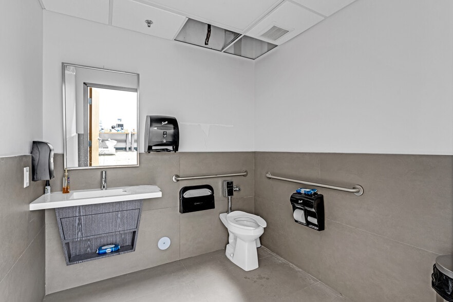 More Photos Of 13801 SW 119th Ave, Miami Warehouse For Lease