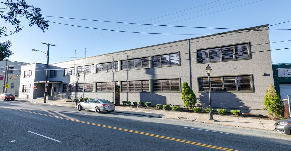More Photos Of 2025 E Main St, Richmond Office For Lease