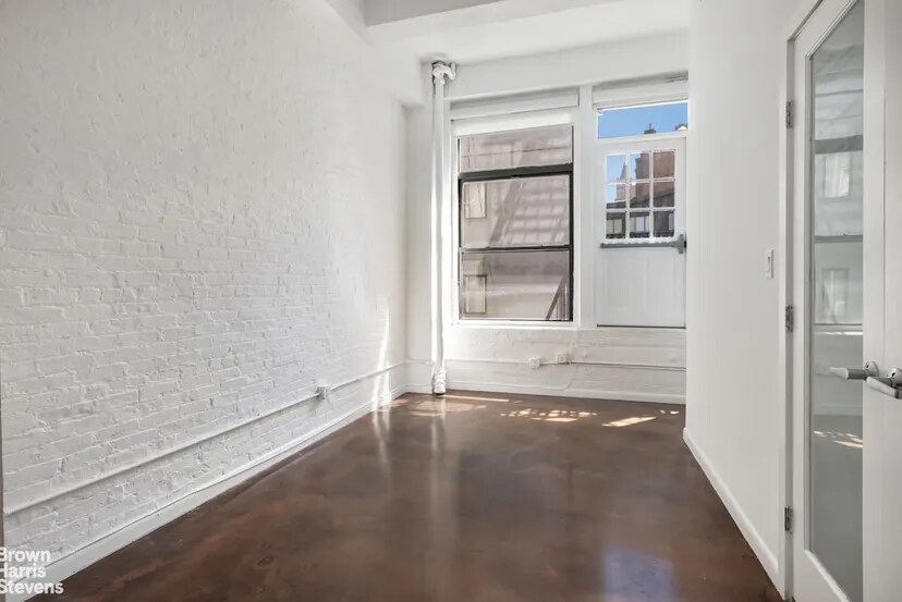 More Photos Of 8 Beach St, New York Apartments For Sale