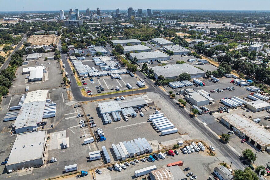 More Photos Of 900 F St, West Sacramento Truck Terminal For Sale
