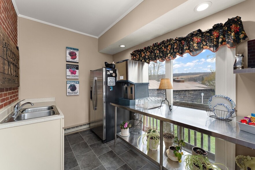 More Photos Of 106 Meyers Ave, Meyersdale Hospitality For Sale