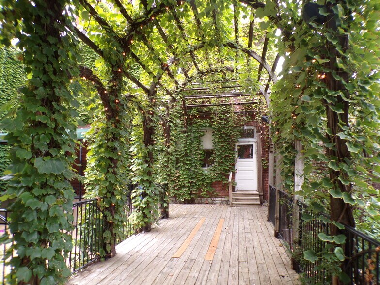 More Photos Of 1808 S 9th St, Saint Louis Freestanding For Sale