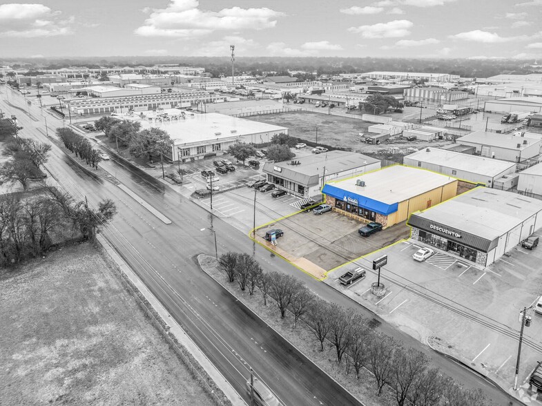 More Photos Of 910 S Cedar Ridge Dr, Duncanville Freestanding For Sale